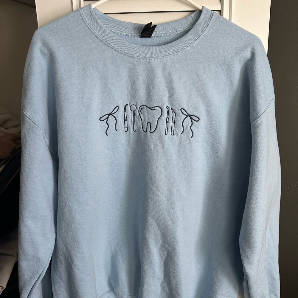 Gildan Light Blue Crewneck Sweater with Dental Design